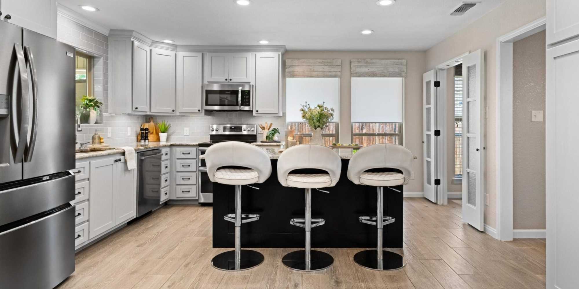 A Two-Phase Remodels bright new kitchen in Arlington, TX by Medford Design-Build