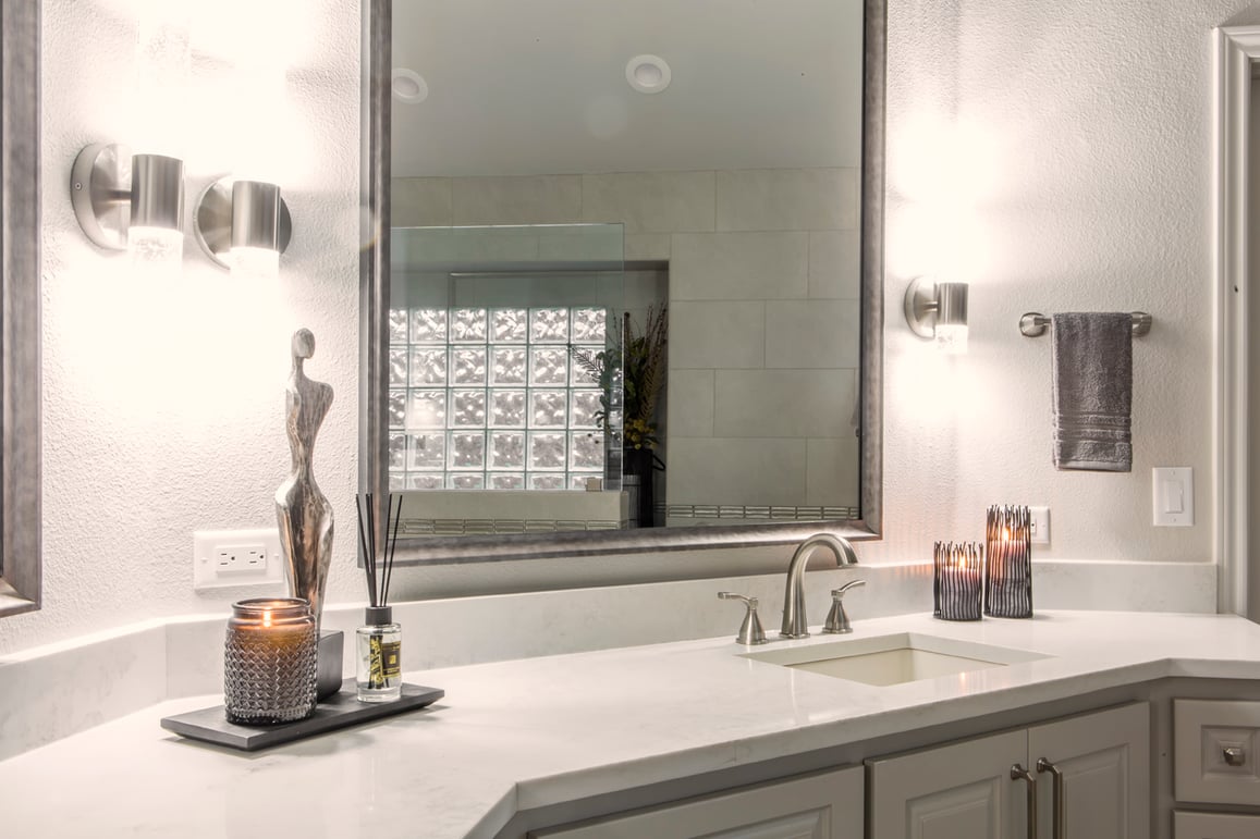 A Curbless Shower Transforms a 1997 Master Bath