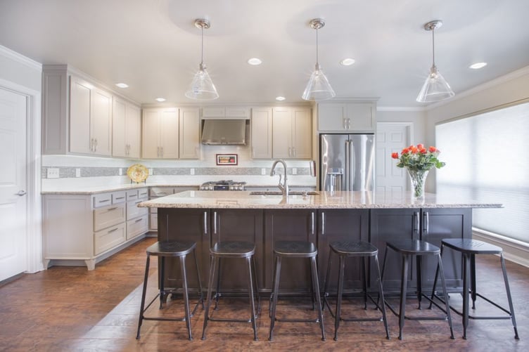 4 Things to Consider Before Including an Island in your Kitchen Remodel
