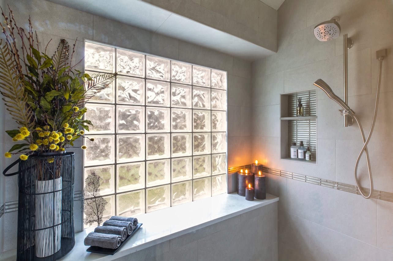 A Curbless Shower Transforms a 1997 Master Bath
