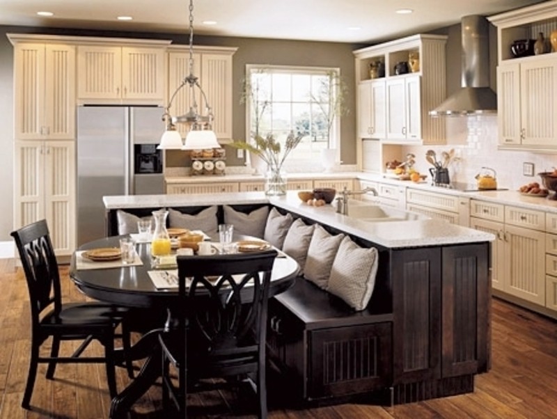 A Kitchen Designed for Entertaining: 6 Tips