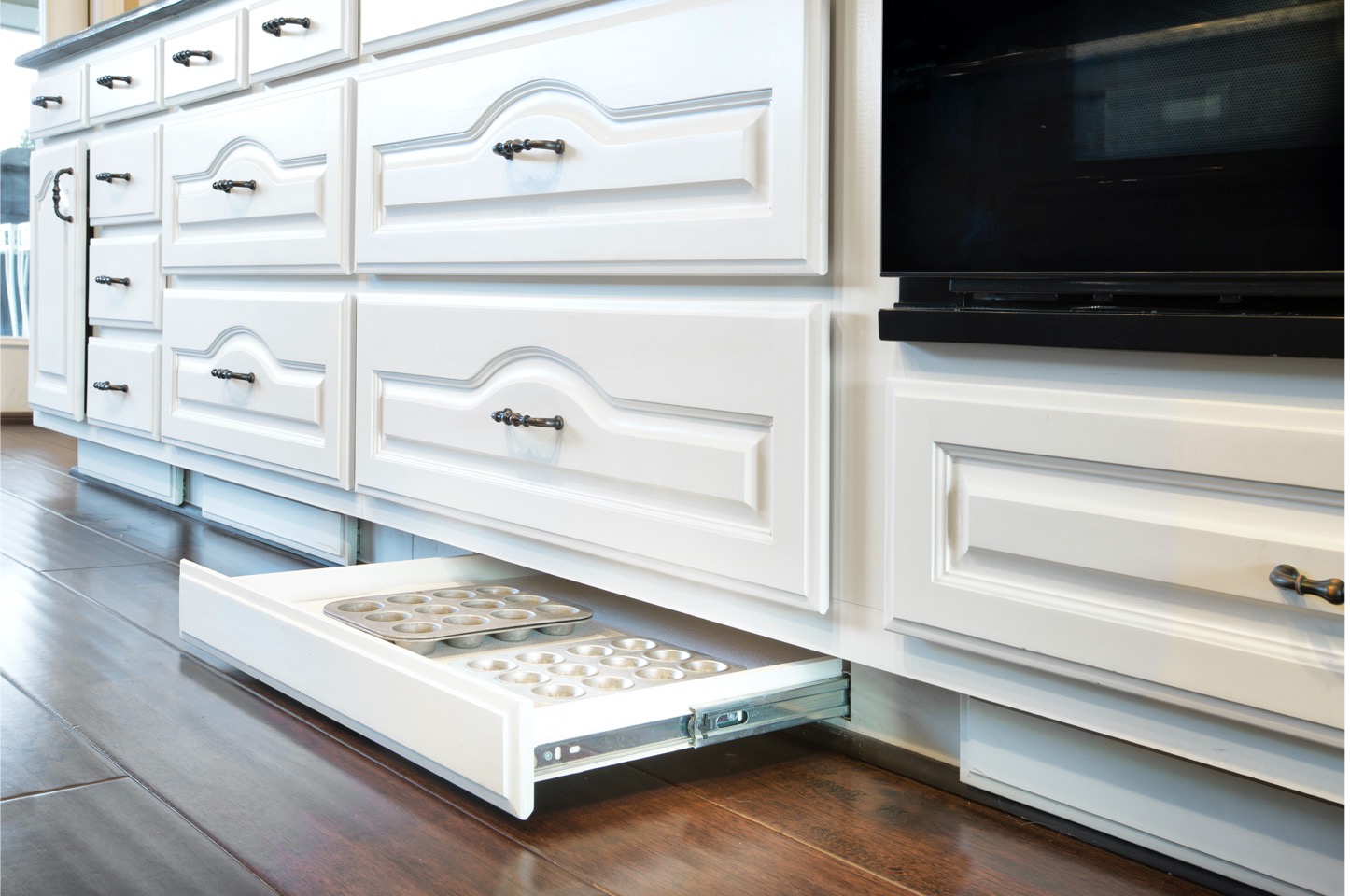 18 Must-Have Cabinet Features for Your Remodeled Arlington, TX Kitchen 18 Must-Have Cabinet Features for Your Remodeled Arlington, TX Kitchen