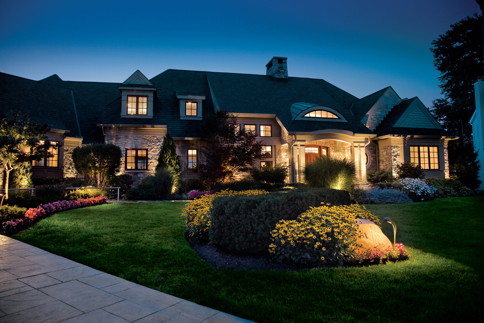 6 Reasons to Invest in Outdoor Lighting - Medford Design-Build 6 Reasons to Invest in Outdoor Lighting - Medford Design-Build