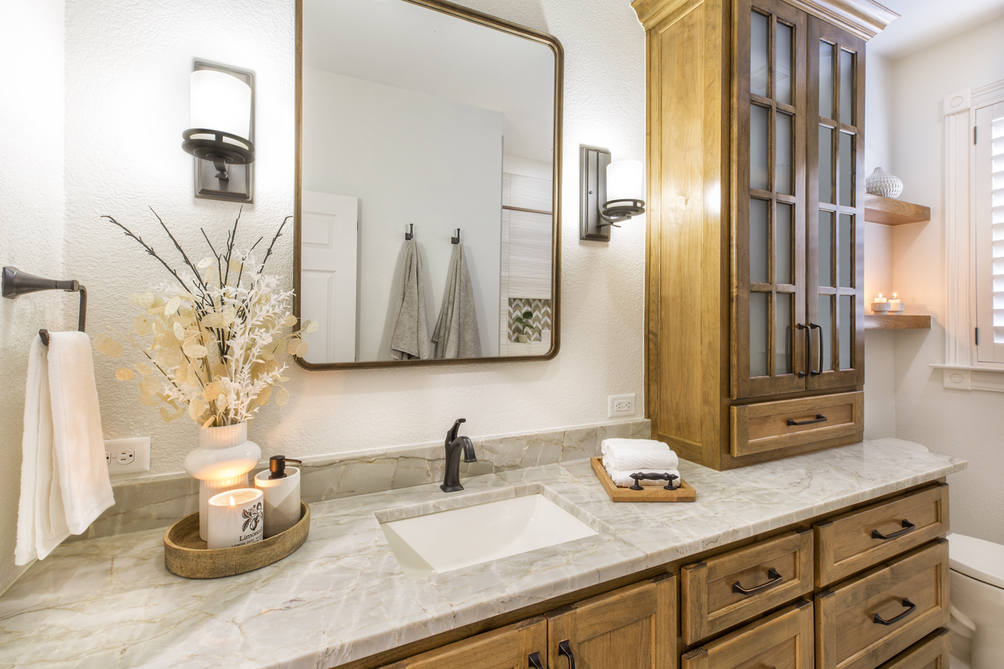 A Custom Design for a 1990’s Guest Bathroom