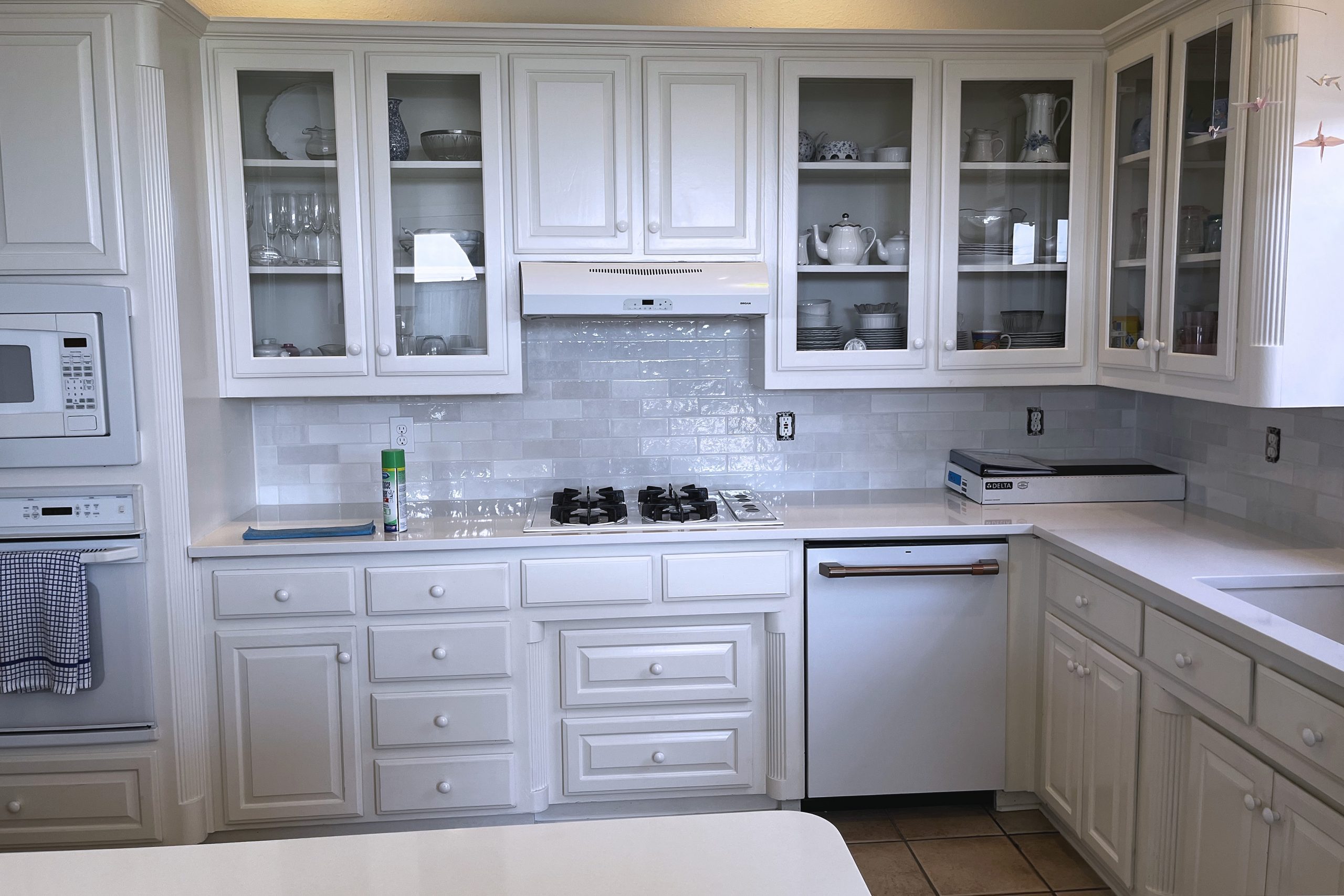 Mike’s Guys: Kitchen Backsplash & Countertop Update