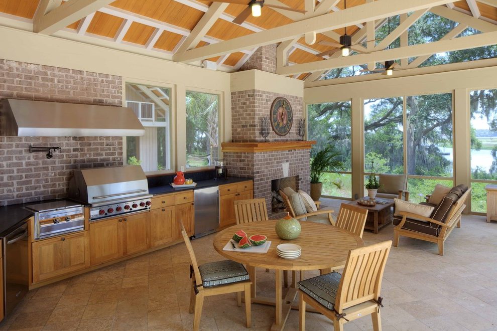 10 Tips For Designing The Ultimate Outdoor Kitchen Living Area - Screened In Patio With Outdoor Kitchen