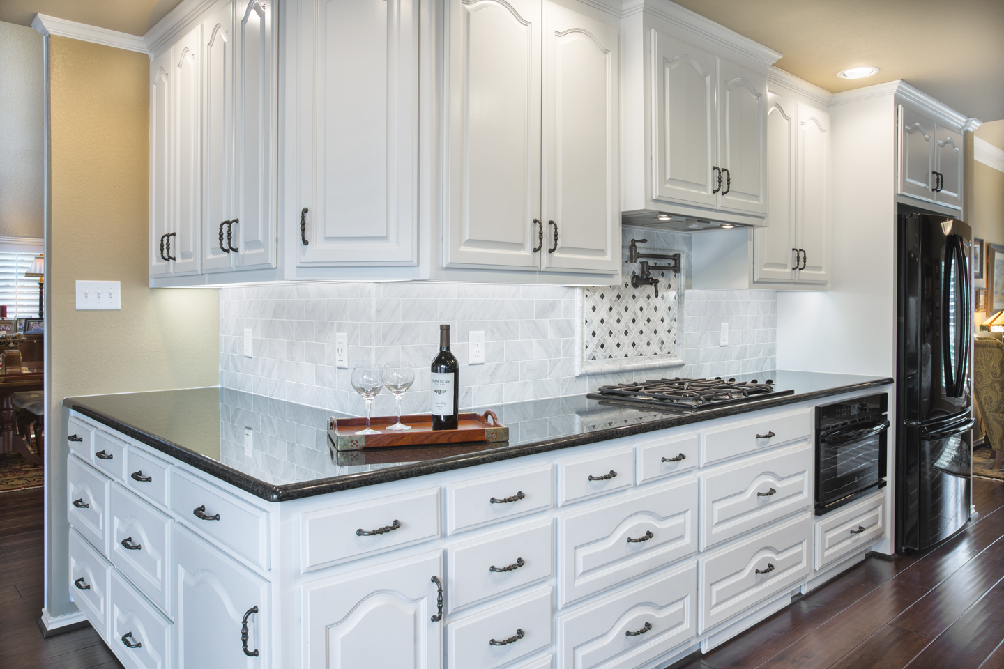 Complete Kitchen Cabinets