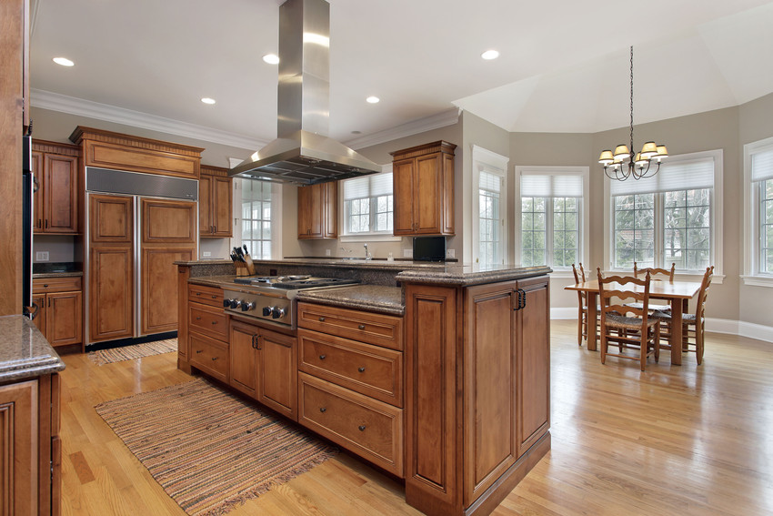 4 Things to Consider Before Including an Island in your Kitchen Remodel