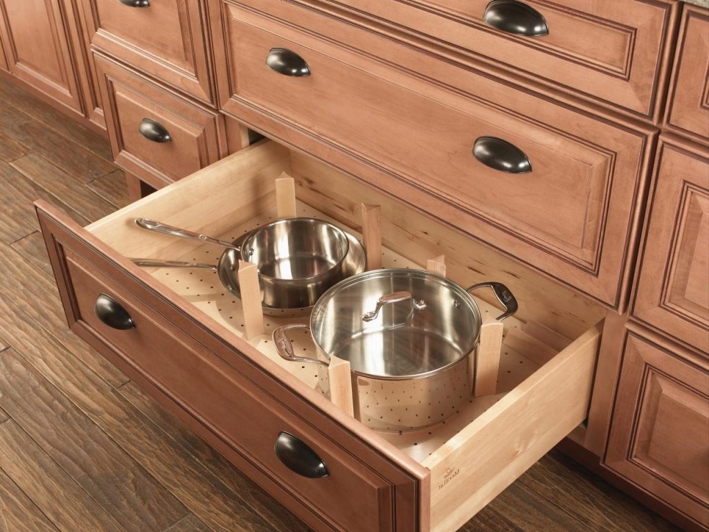 The Pros to Having Drawers Instead of Lower Cabinets